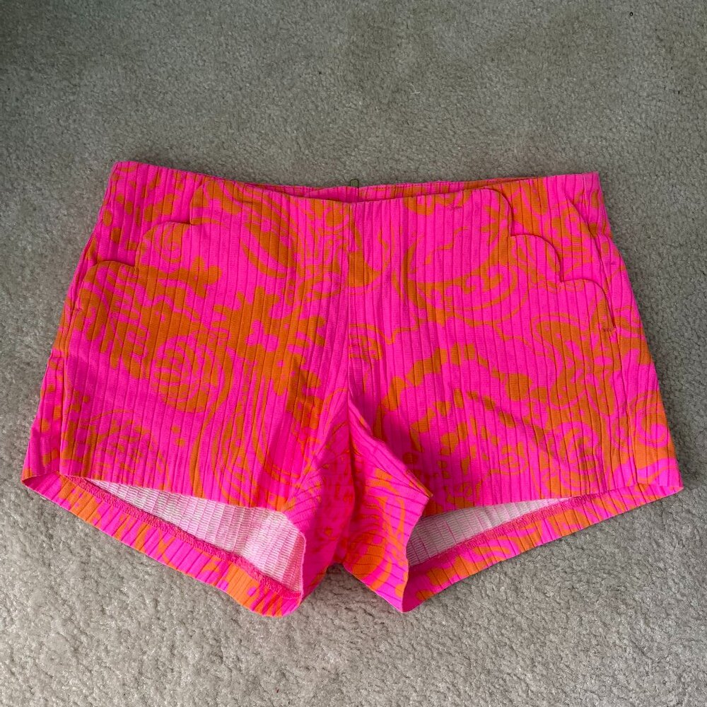 Lilly Pulitzer Women's Scalloped Pocket Shorts - Picture 1 of 2